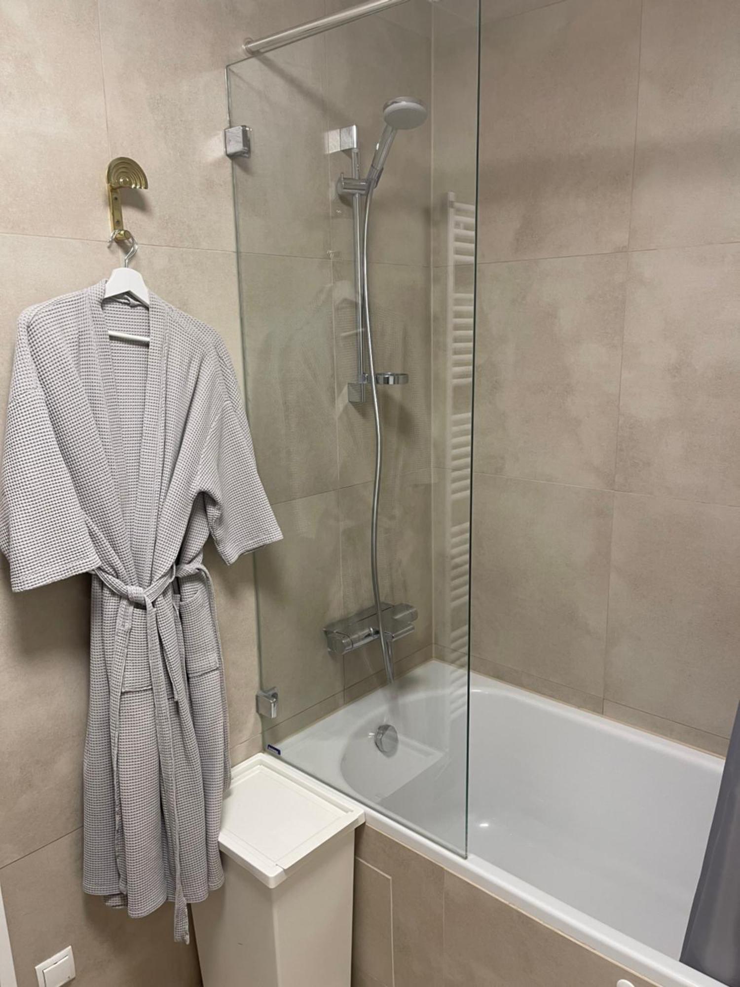 Amazing Austria Center Apartment Near Uno City Wien Ngoại thất bức ảnh